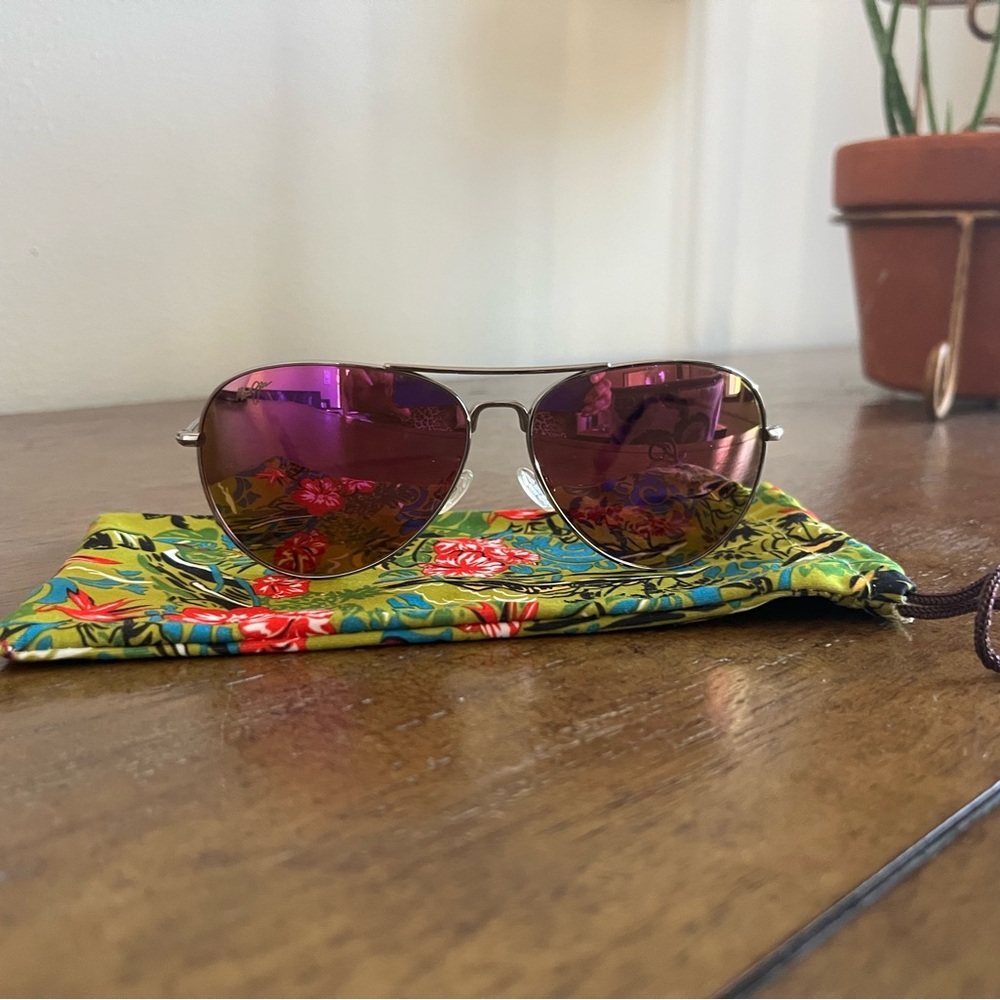 Maui Jim Mavericks Polorized Pink and Silver Sunglasses Modern Fashion